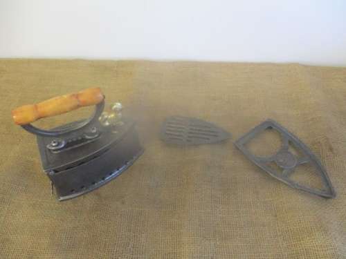 Very Beautiful Complete Vintage Cook Cast Iron Coal Fired Sad Iron