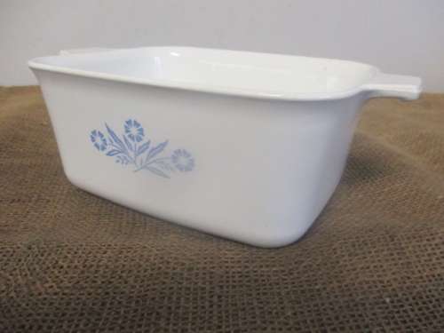 Nice Vintage Corning Ware P - 4 - B   1 1/2QT Baking Dish       Made In USA