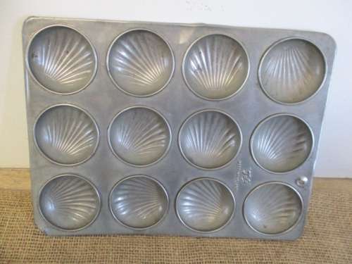 For cen`s bid only - For Real Baking Pleasure..Three Beautiful Vintage Shell & Ivy Leaf Tin Baking