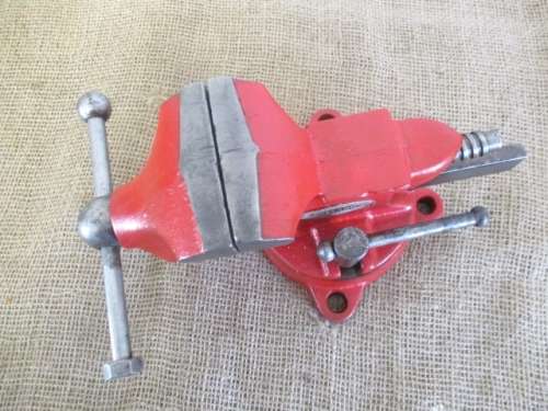 Very Nice Vintage Cast Iron Deeland Swivel Head Workshop Bench Vise