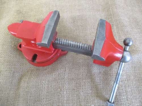 Very Nice Vintage Cast Iron Deeland Swivel Head Workshop Bench Vise