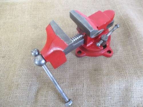 Very Nice Vintage Cast Iron Deeland Swivel Head Workshop Bench Vise