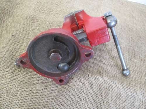 Very Nice Vintage Cast Iron Deeland Swivel Head Workshop Bench Vise