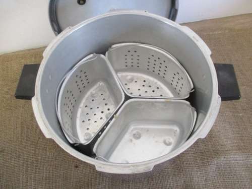 Beautiful Vintage Presto Model 708 B Pressure Cooker By National Cooker Company (England) Limited