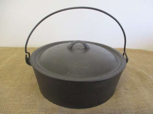 Get Ready For This Festive Season...With This Nice Large Size Falkirk No 6 Cast Iron Flat Bottom Pot