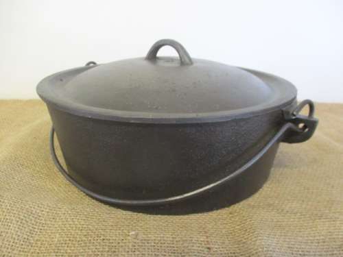 Get Ready For This Festive Season...With This Nice Large Size Falkirk No 6 Cast Iron Flat Bottom Pot