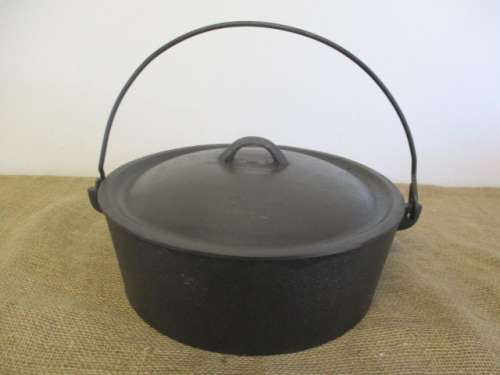 Get Ready For This Festive Season...With This Nice Large Size Falkirk No 6 Cast Iron Flat Bottom Pot