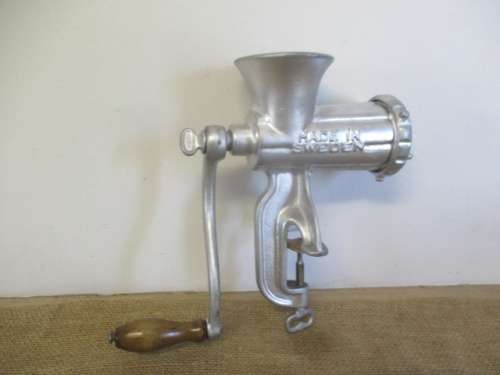 Beautiful And Complete Vintage Cast Iron No 10 Bolinder`s Meat Mincer      Made In Sweden