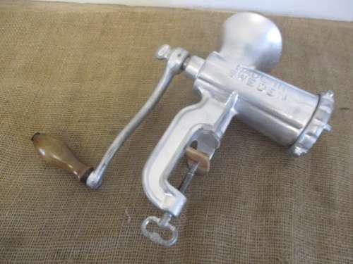 Beautiful And Complete Vintage Cast Iron No 10 Bolinder`s Meat Mincer      Made In Sweden