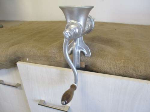 Beautiful And Complete Vintage Cast Iron No 10 Bolinder`s Meat Mincer      Made In Sweden