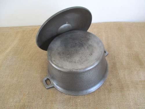 Brilliant Cast Iron Flat Bottom Pot With Sizable Depth