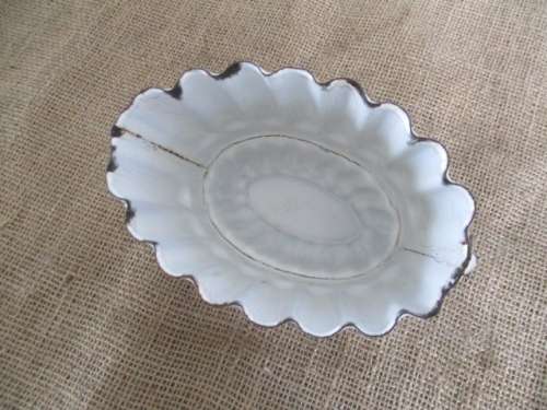 Beautiful Vintage Old Fashioned Enamel Jelly/Pudding Mould