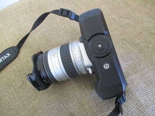 For StoSim Bid Only - Vintage Pentax MZ -7 SLR Camera With Attached Pentax 28 - 80 Lens