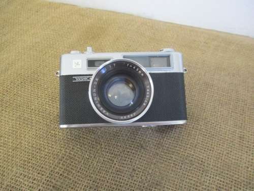 Vintage Yashica Electro 35 35mm SLR Film Camera With Leather Case                 1966