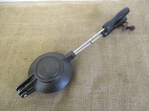 Beautiful Cast Iron Jaffle Maker