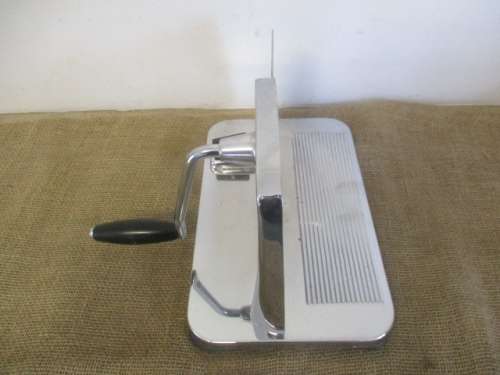 So Beautiful Vintage Pineware Stainless Bread Slicer