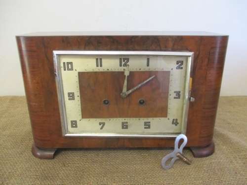 Very Rare And Old Vintage Mantle Clock With Winding Up Key                      Approx 1930`s