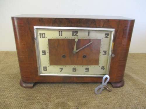 Very Rare And Old Vintage Mantle Clock With Winding Up Key                      Approx 1930`s