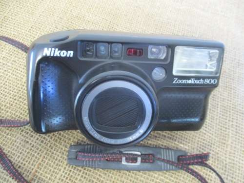Vintage Nikon Zoom Touch 800 SLR 35mm Camera With Attached Nikon Zoom 37-105mm Macro Lens       1998