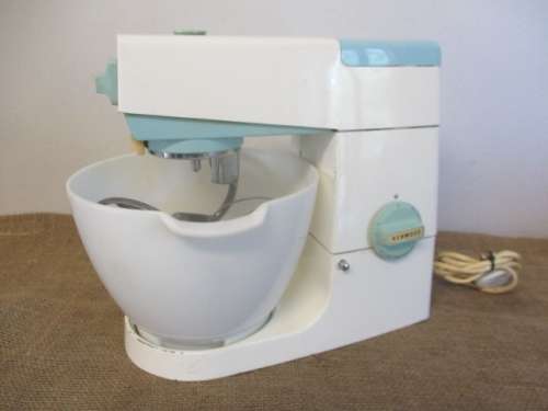 Beautiful Pre-loved Vintage Kenwood Chef A701A With Four Attachments    1962   England