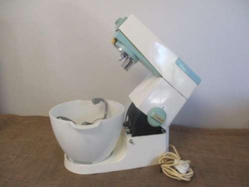 Beautiful Pre-loved Vintage Kenwood Chef A701A With Four Attachments    1962   England