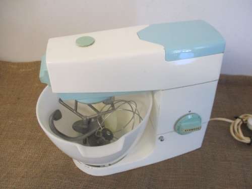 Beautiful Pre-loved Vintage Kenwood Chef A701A With Four Attachments    1962   England