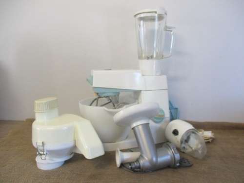 Beautiful Pre-loved Vintage Kenwood Chef A701A With Four Attachments    1962   England