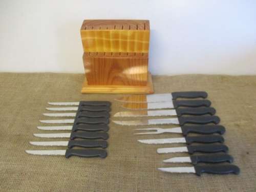 Beautiful 17 Piece Shogun Stainless Steel Knife Set                          Made In Japan