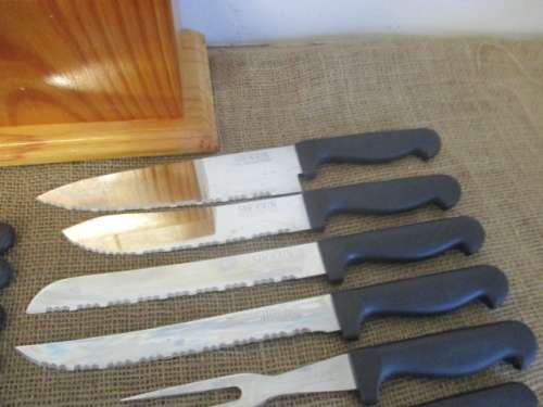 Beautiful 17 Piece Shogun Stainless Steel Knife Set                          Made In Japan