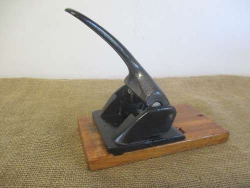 Beautiful Vintage Heavy Duty Solid Cast Iron Walton Stationary Paper Punch