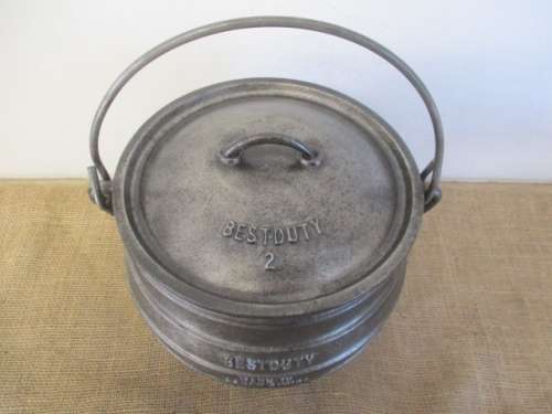 Very Neat And Robust Sizable BestDuty #2 Three Legged Solid Cast Iron Potjie Pot