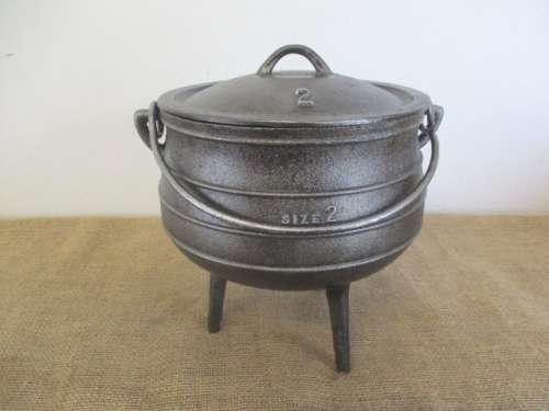 Magnificent And Robust Sizable BestDuty #2 Three Legged Solid Cast Iron Potjie Pot With Falkirk Lid