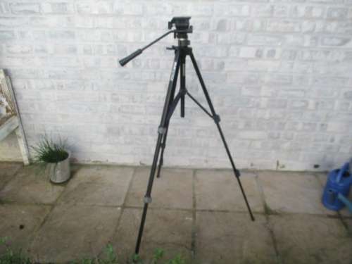 Beautiful SLIK 503QF Video Photo Portable Aluminum Tripod                    June 2003