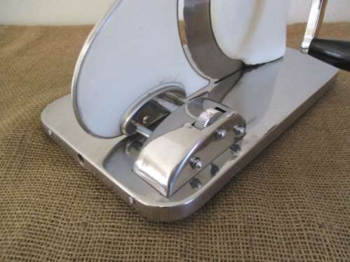 Very Neat Vintage Pineware Stainless Bread Slicer