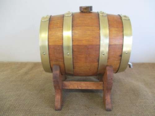 For Lorna`  Bid Only -  Very Neat Vintage Oak Wine Barrel Just Like The Real McCoy !!