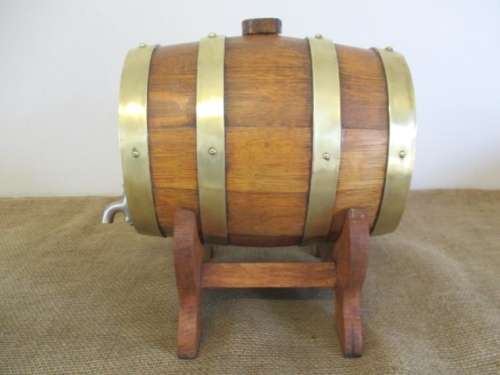 For Lorna`  Bid Only -  Very Neat Vintage Oak Wine Barrel Just Like The Real McCoy !!