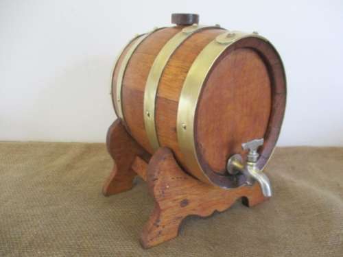 For Lorna`  Bid Only -  Very Neat Vintage Oak Wine Barrel Just Like The Real McCoy !!