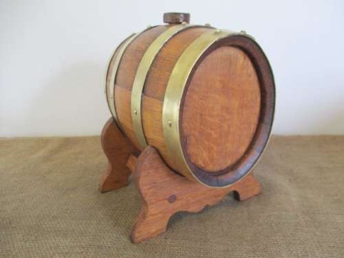 For Lorna`  Bid Only -  Very Neat Vintage Oak Wine Barrel Just Like The Real McCoy !!