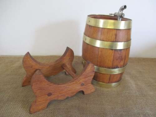 For Lorna`  Bid Only -  Very Neat Vintage Oak Wine Barrel Just Like The Real McCoy !!