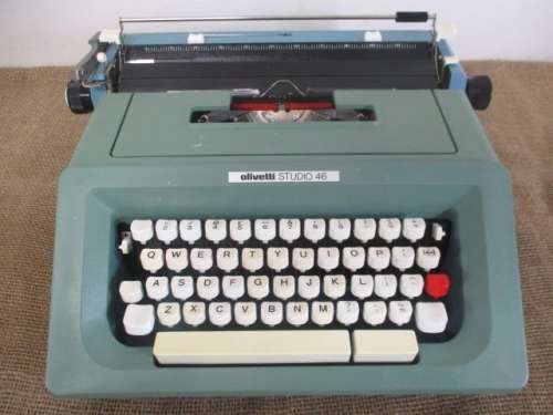 Rare Vintage Olivetti Studio 46 Portable Typewriter In Original Case     Spain