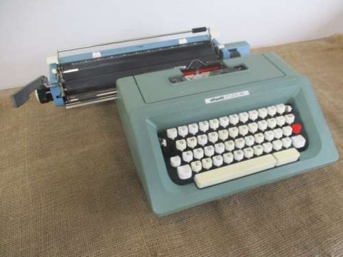 Rare Vintage Olivetti Studio 46 Portable Typewriter In Original Case     Spain