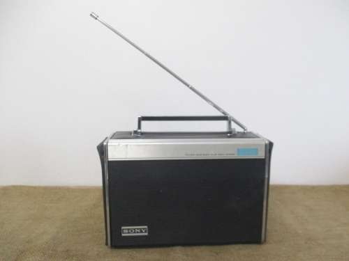 Absolutely Rare Vintage Sony Earth-Orbiter 8 Band Radio