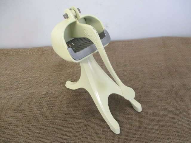 Wonderful Complete Vintage Swingit Aluminum Juicer By P.L.I. Pretoria