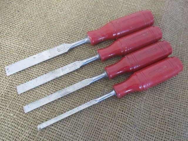 A Lovely Rare Set Of Four Vintage E.A. Berg Eskilstuna Sweden Beveled Carpenter Woodworking Chisels
