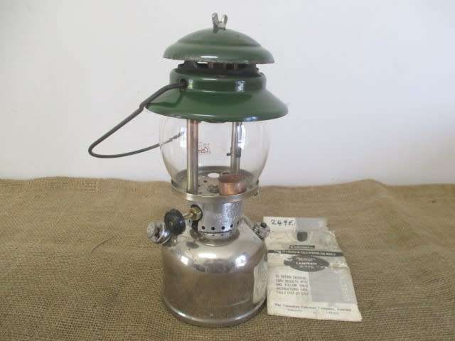 Nice Vintage Coleman Empire 249 E`Sunshine Of The Night` Kerosene Lantern    Canada    12/69