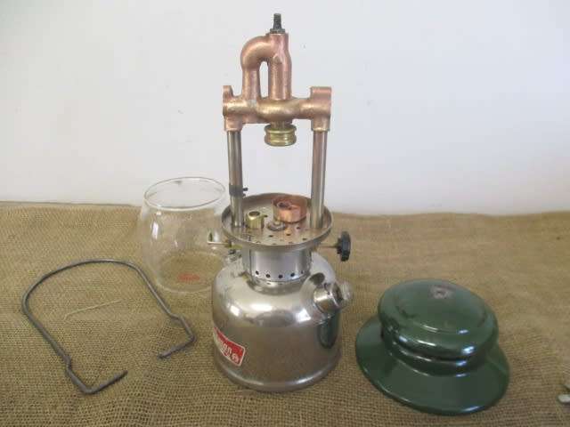 Nice Vintage Coleman Empire 249 E`Sunshine Of The Night` Kerosene Lantern    Canada    12/69