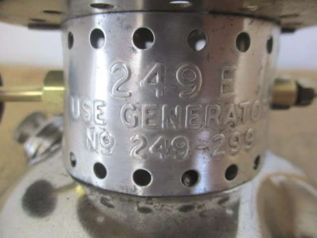 Nice Vintage Coleman Empire 249 E`Sunshine Of The Night` Kerosene Lantern    Canada    12/69
