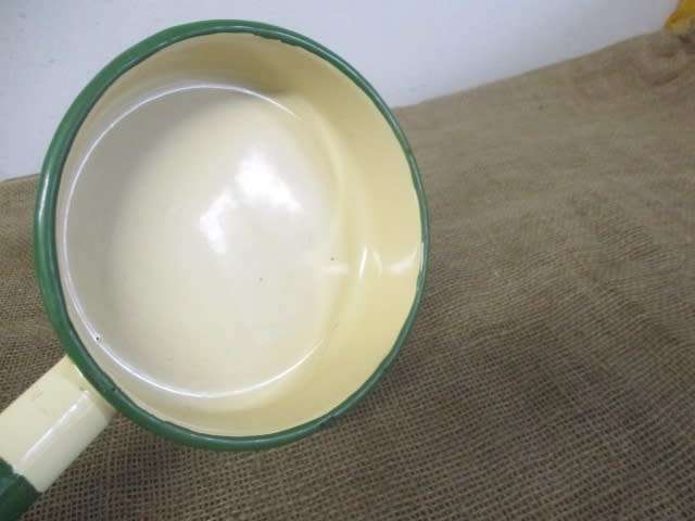 Smart Vintage Old Fashioned Enamel Lidded Frying Pan