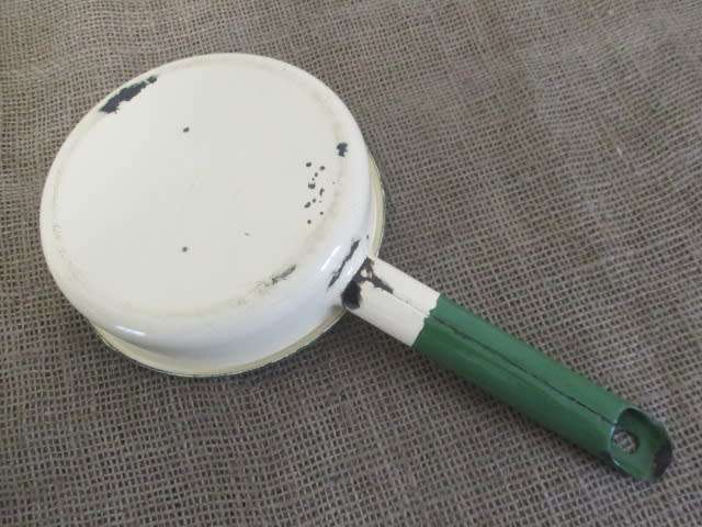 Smart Vintage Old Fashioned Enamel Lidded Frying Pan