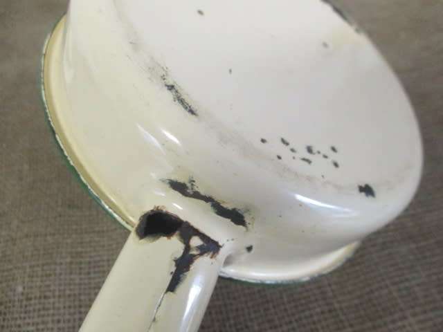 Smart Vintage Old Fashioned Enamel Lidded Frying Pan